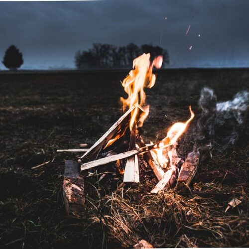 wood, bonfire, campfire-2589147.jpg